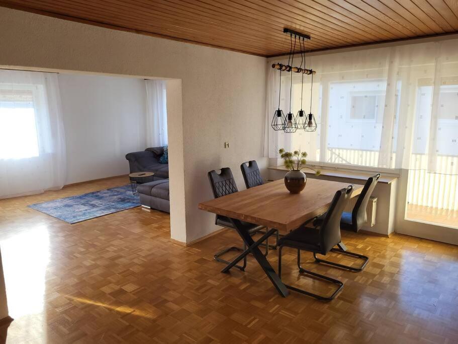 Zentrale, Helle Ferienwohnung 克赖尔斯海姆 外观 照片