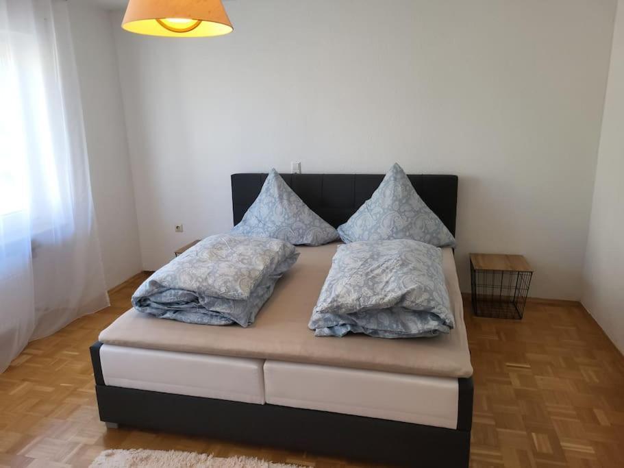 Zentrale, Helle Ferienwohnung 克赖尔斯海姆 外观 照片
